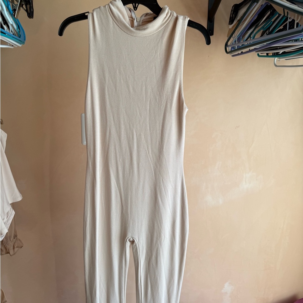 Elegant Cream Sleeveless Jumpsuit